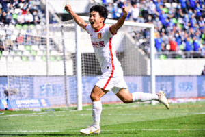 小将刘祝润打入绝杀球后狂奔庆祝